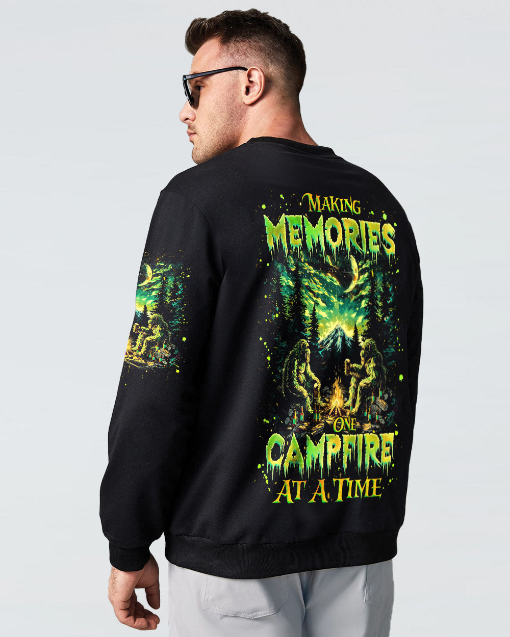  MAKING MEMORIES ONE CAMPFIRE AT A TIME BIGFOOT ALL OVER PRINT - TLNZ1612241