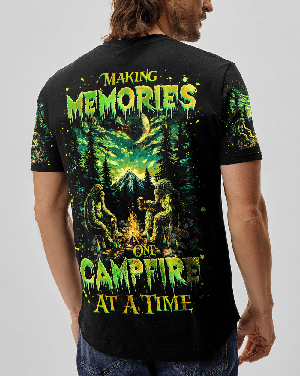  MAKING MEMORIES ONE CAMPFIRE AT A TIME BIGFOOT ALL OVER PRINT - TLNZ1612241